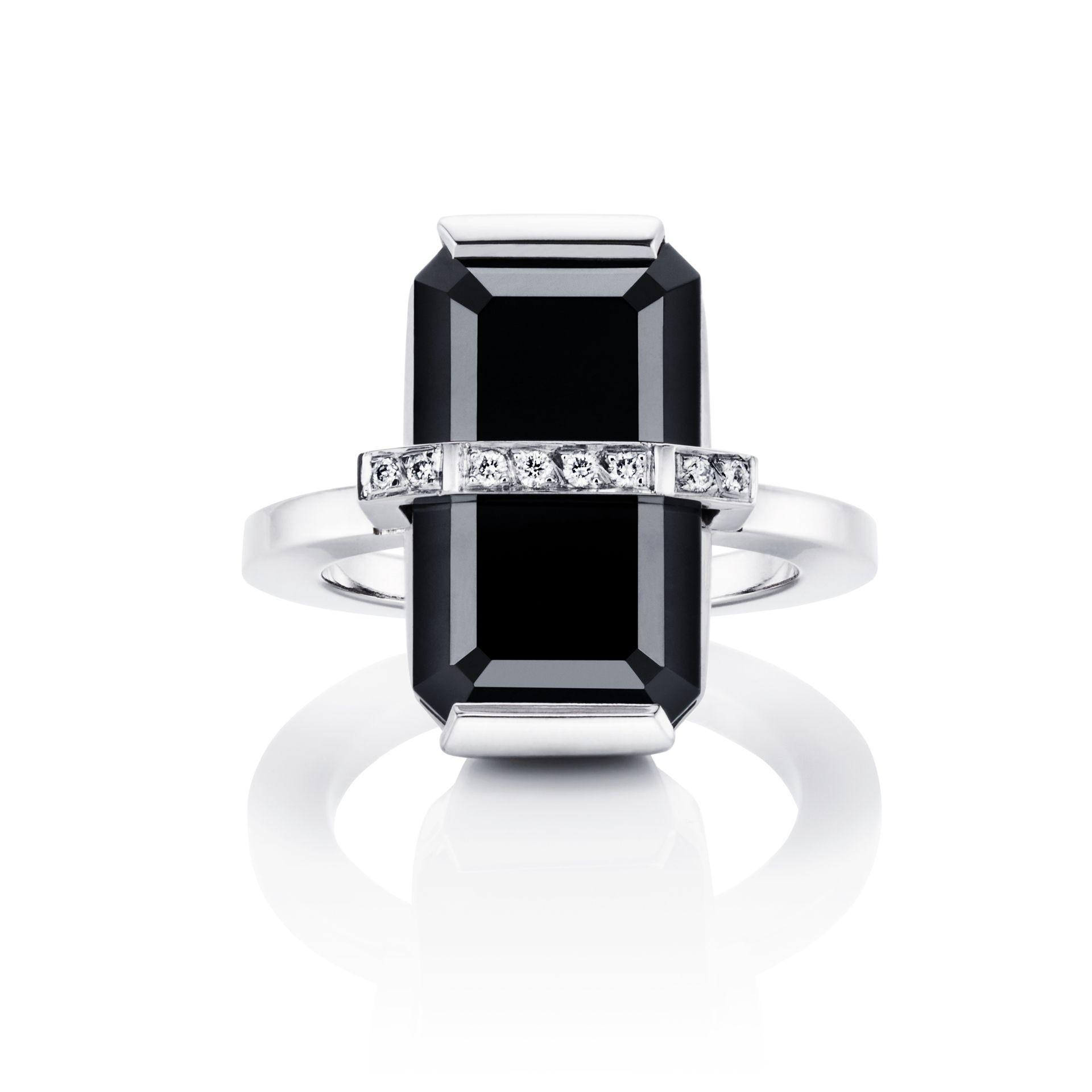 Bend Over Ring – Onyx