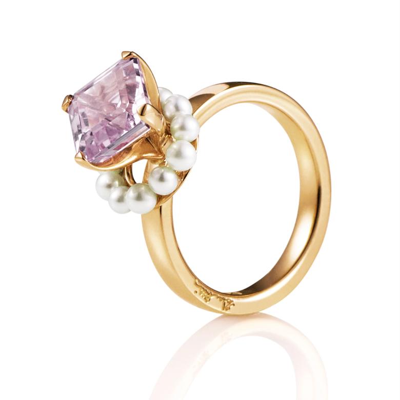 Dancing Pearl Ring.