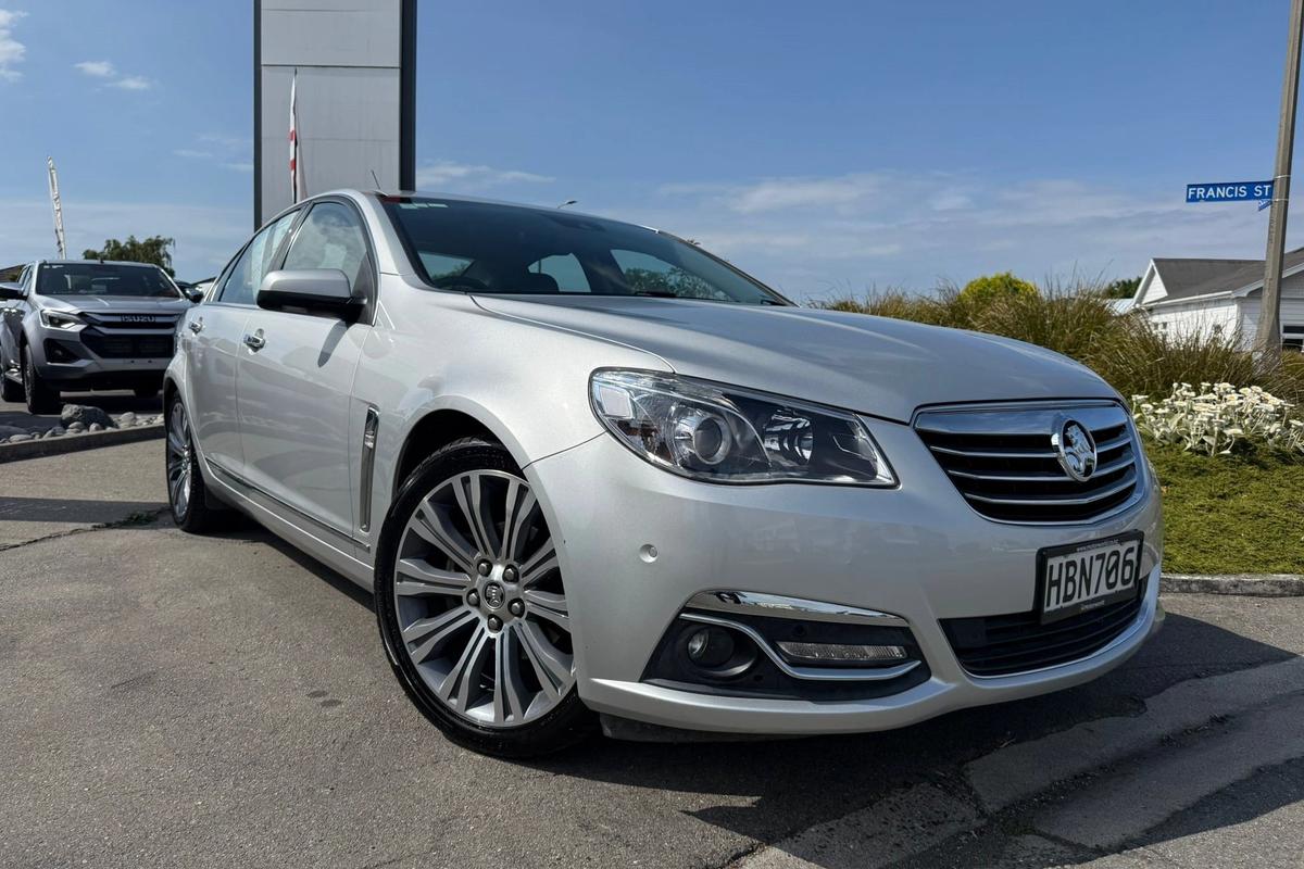 Holden Commodore VF Calais-V V6 AT image 1