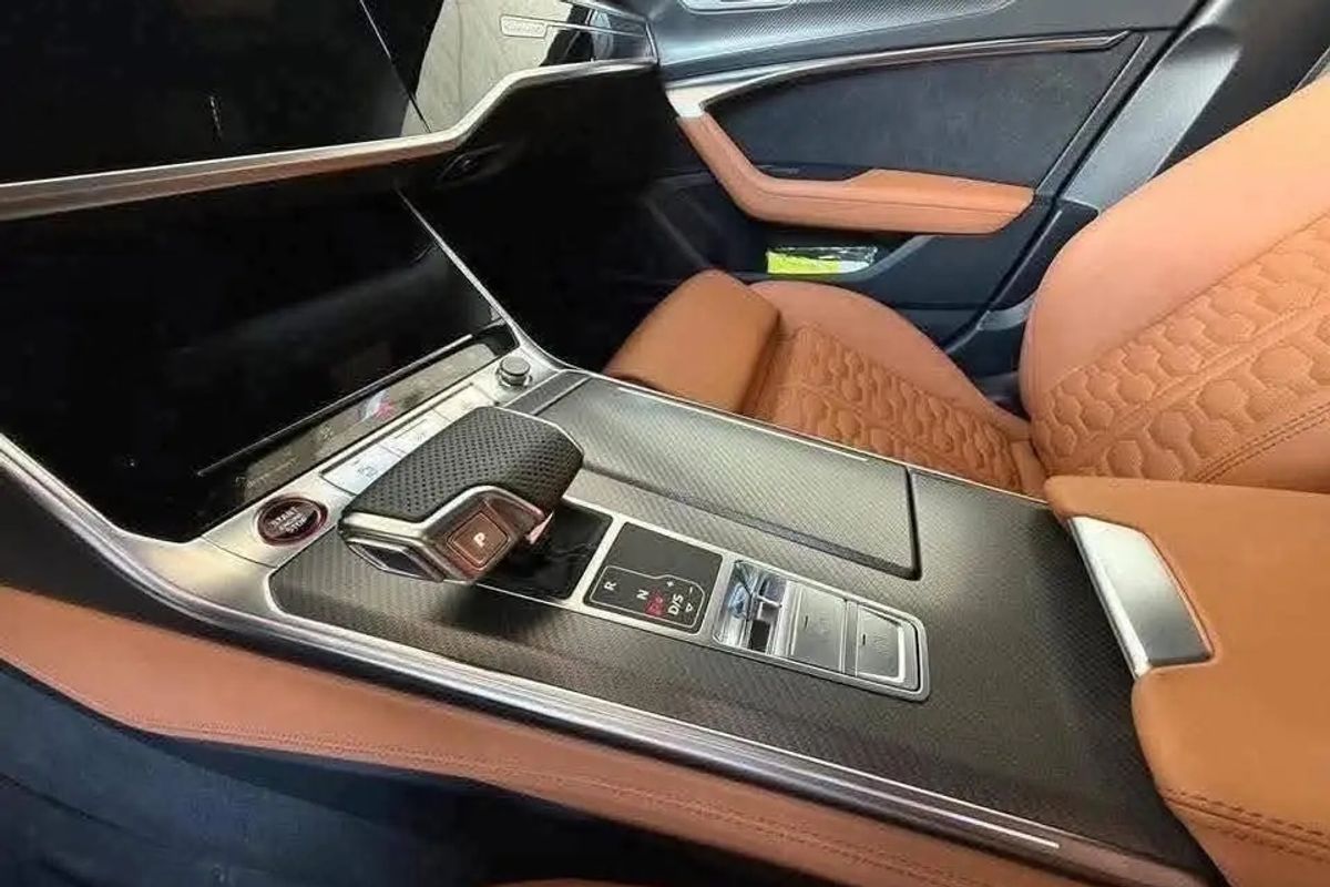 AUDI RS6 image 14