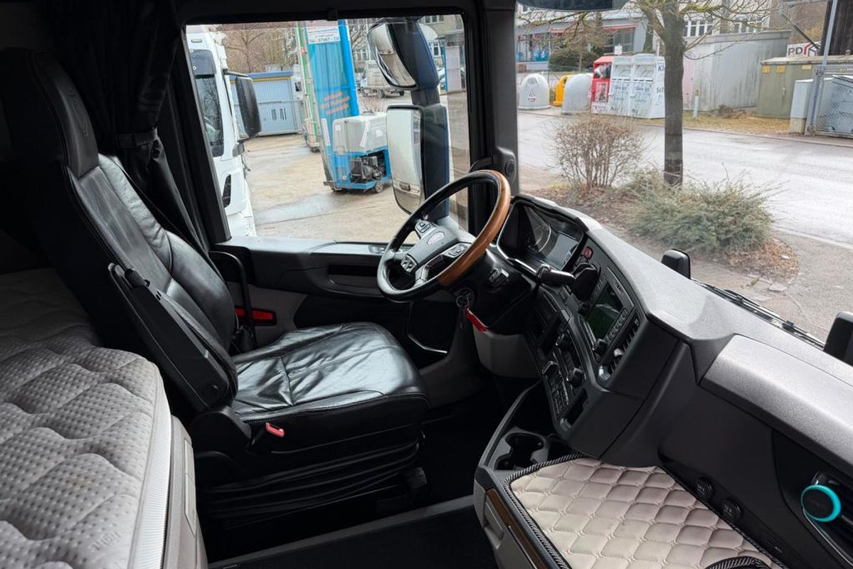 Scania R 520 image 12