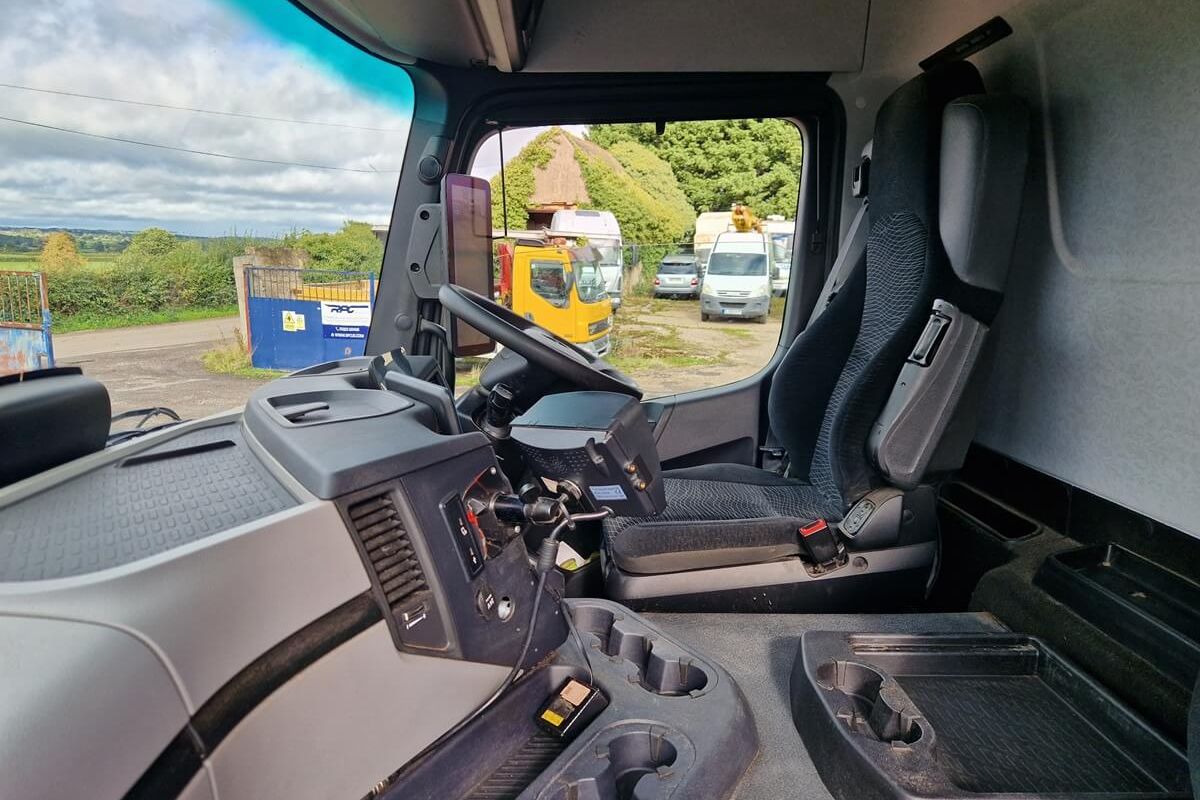 Mercedes Benz Actros 18 24 image 13
