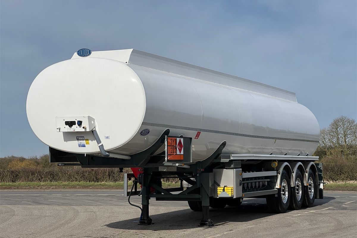 INDOX TRI AXLE FUEL TANKER TRAILER image 2