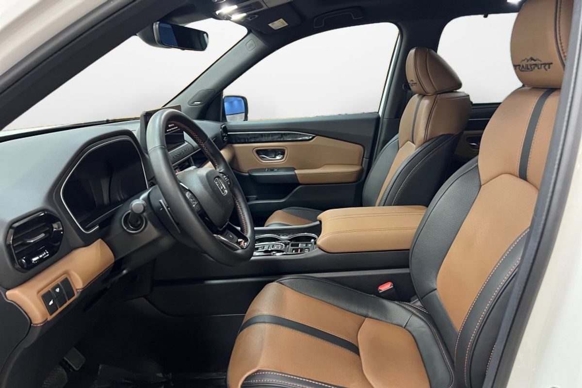 Honda Passport TrailSport Elite image 9
