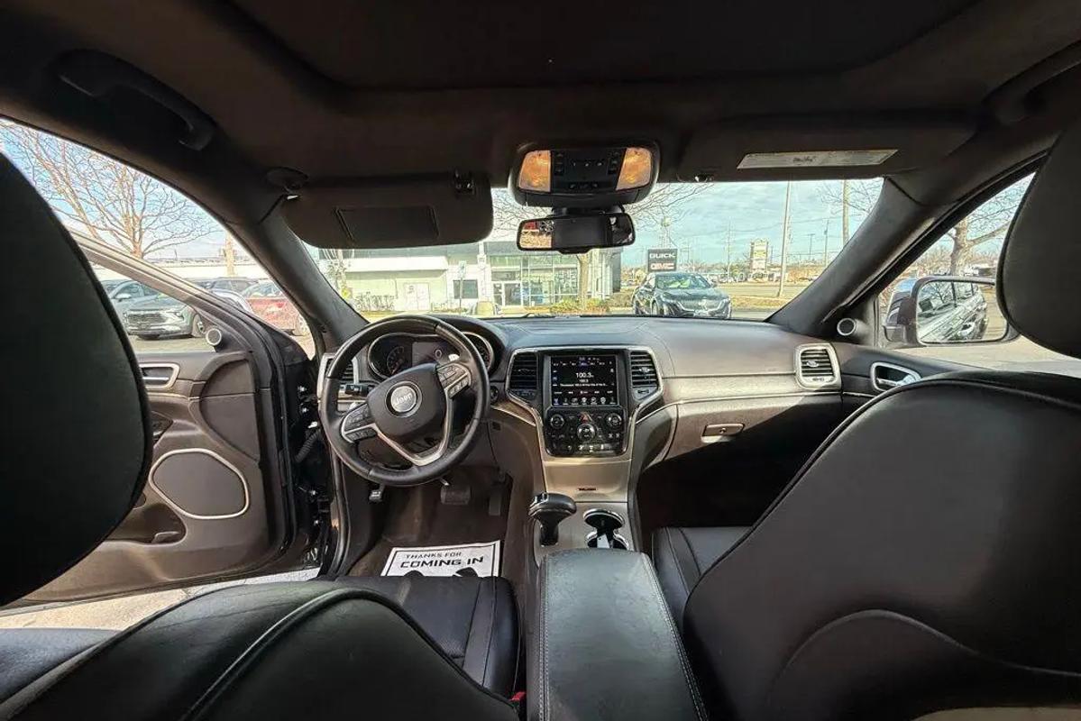 Jeep Grand Cherokee Summit image 16