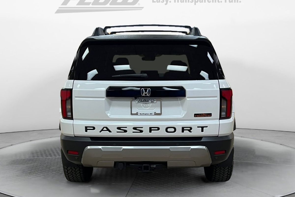 Honda Passport TrailSport Elite image 6