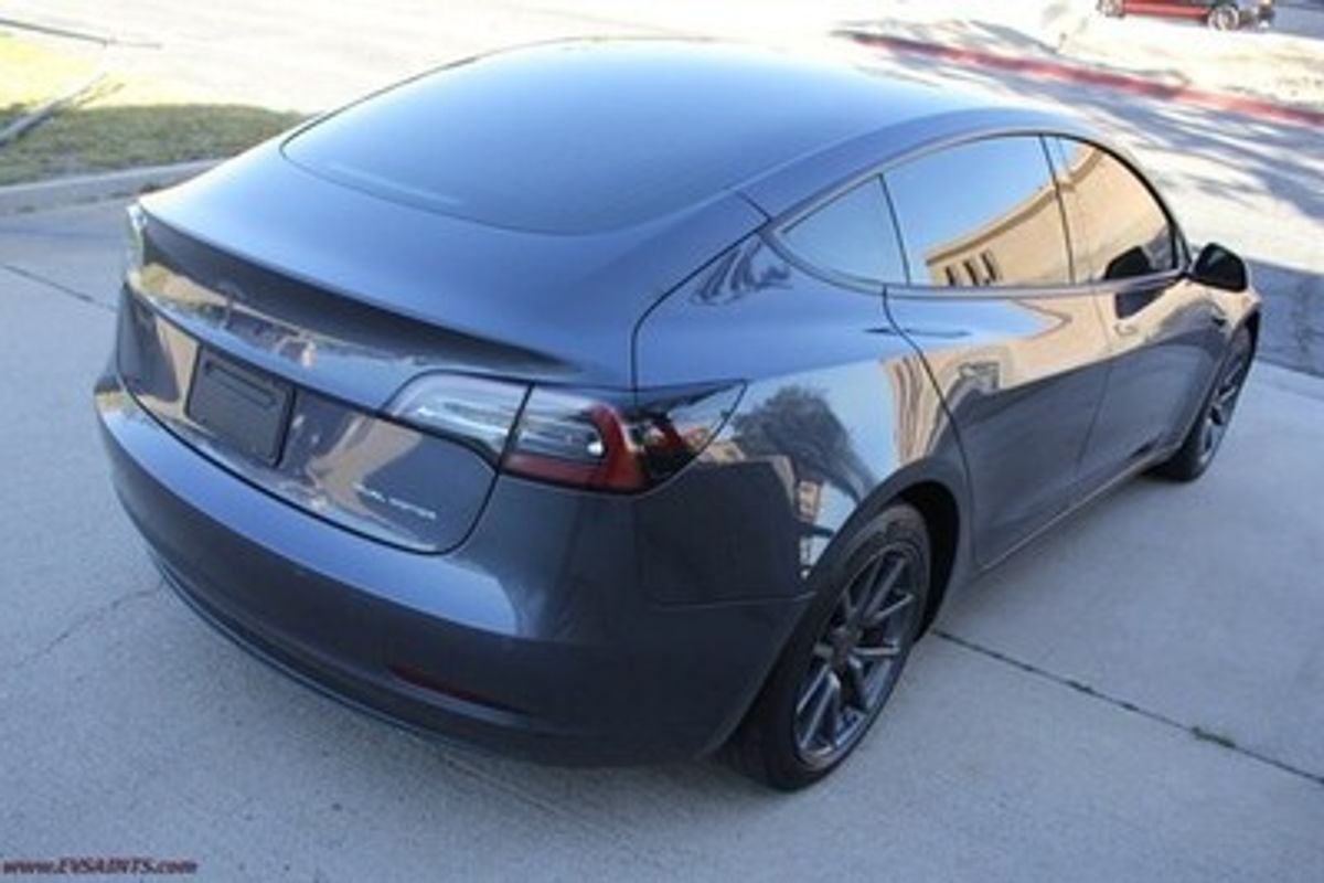 Tesla Model 3 Long Range image 6