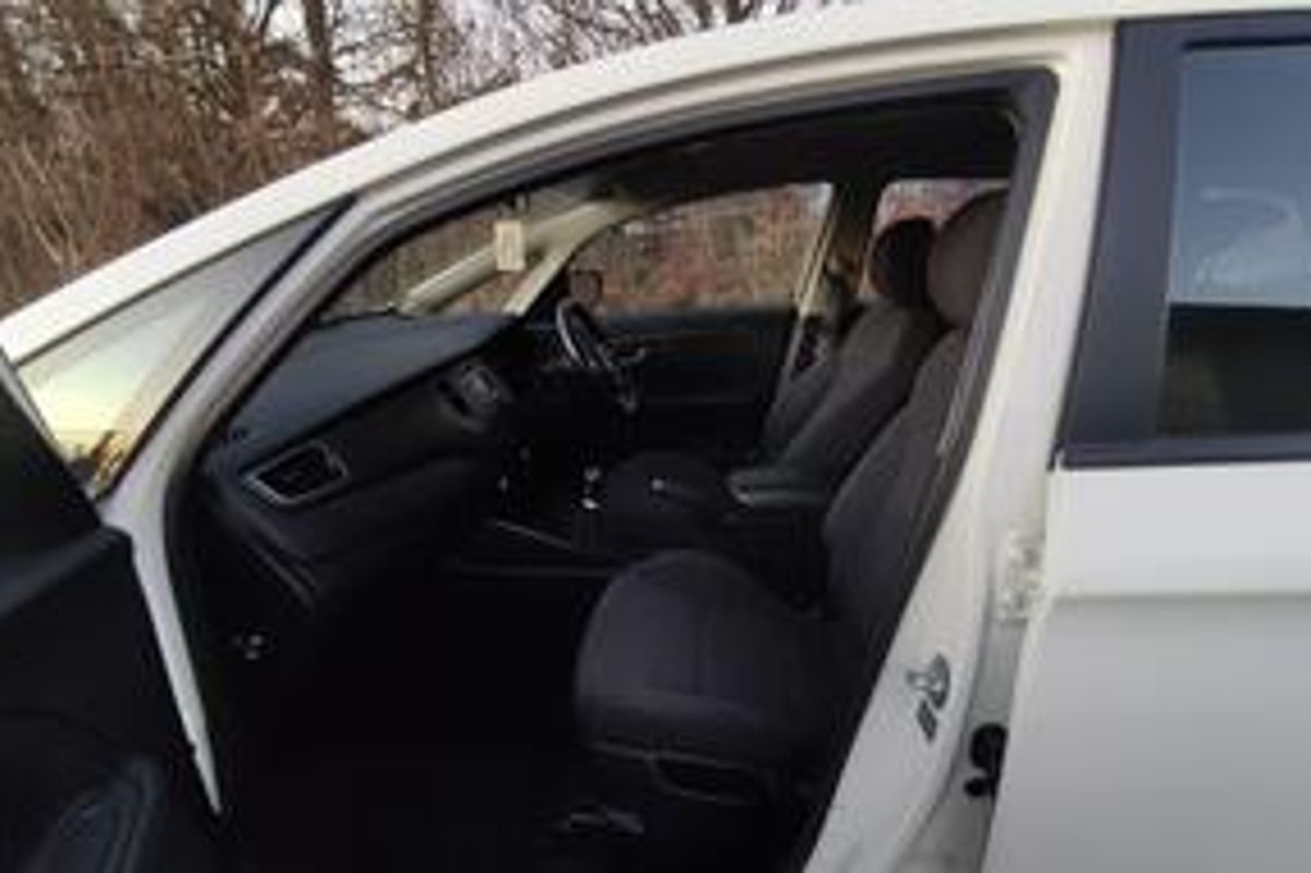 Kia Carens 1.6 GDi 1 Euro 6 (s/s) 5dr image 9