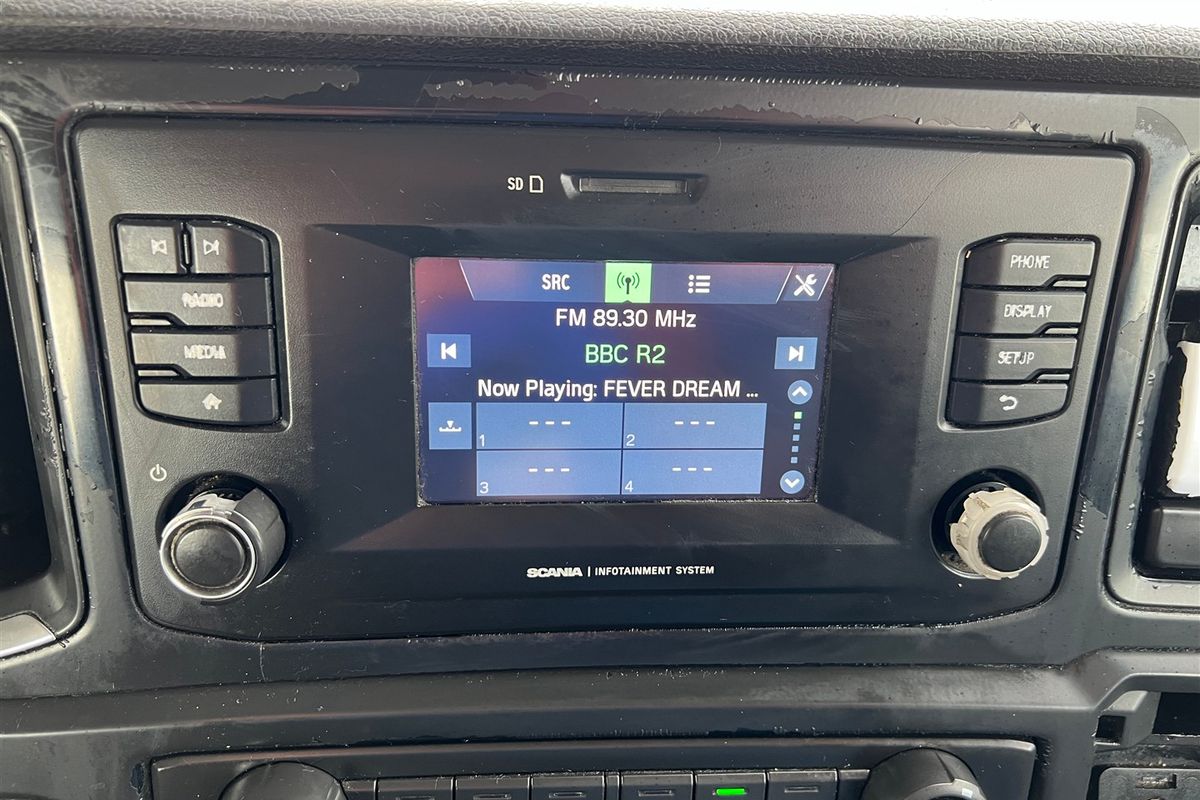 SCANIA P450 6×2 TRACTOR UNIT – EURO 6 – (REG – EO70 TWP) image 9