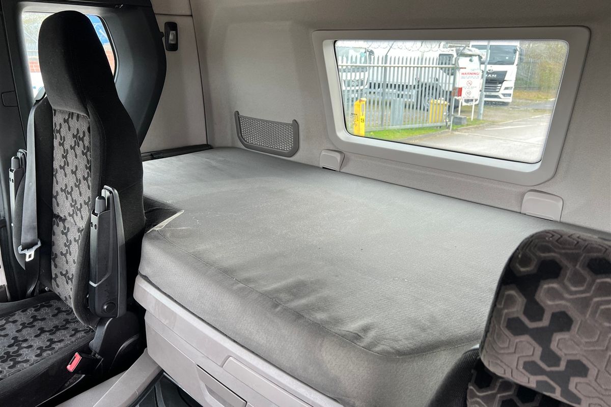 SCANIA P450 6×2 TRACTOR UNIT – EURO 6 – (REG – EO70 TWP) image 11