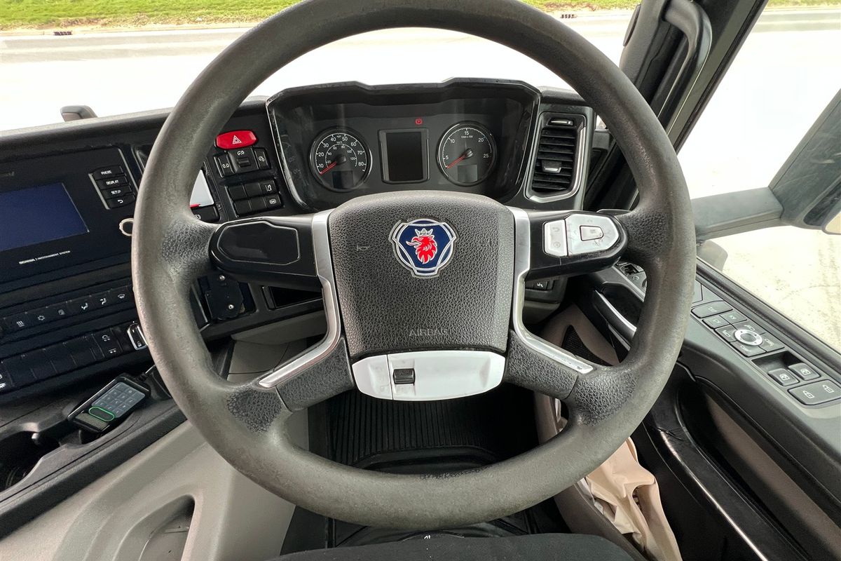 SCANIA P450 6×2 TRACTOR UNIT – EURO 6 – (REG – EO70 TWP) image 7