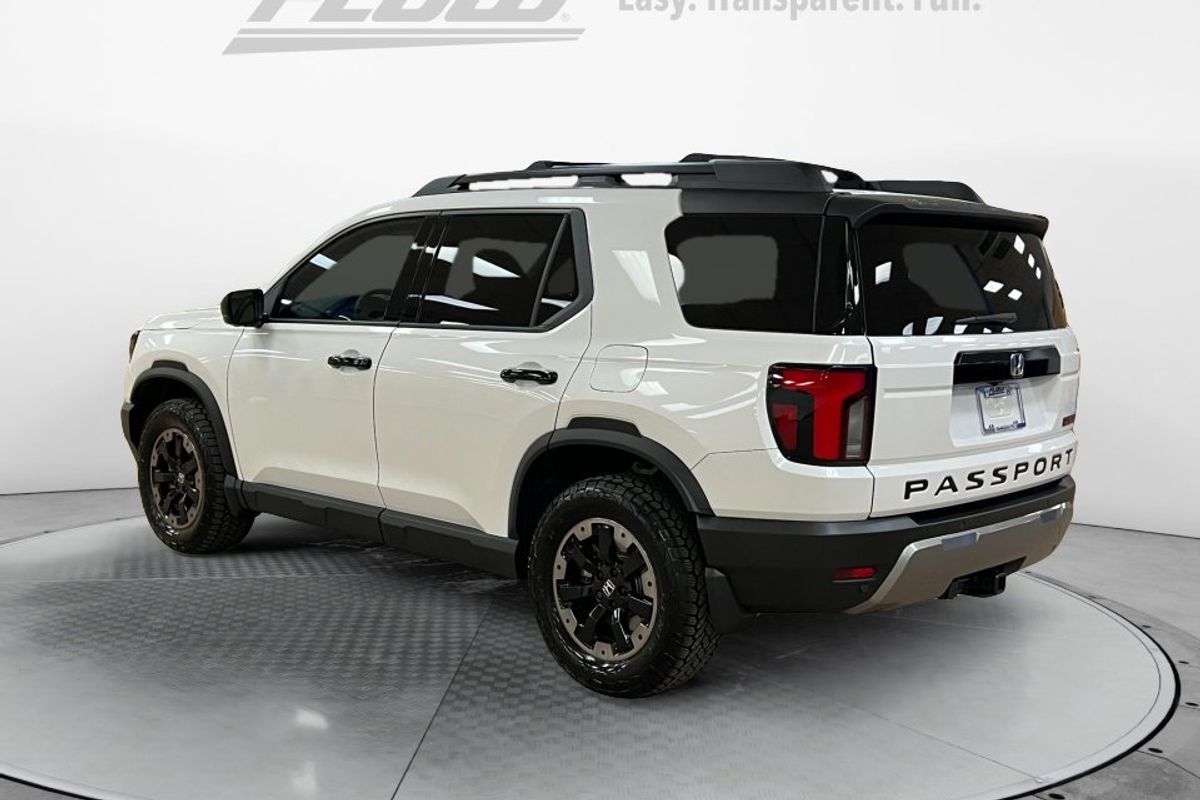 Honda Passport TrailSport Elite image 5