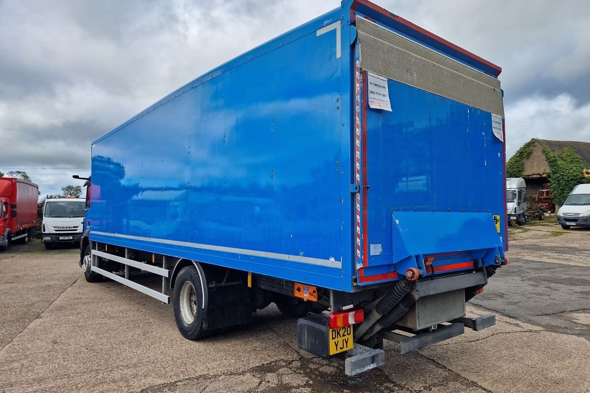 Mercedes Benz Actros 18 24 image 5