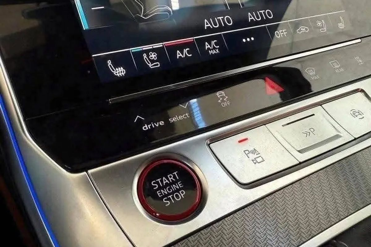 AUDI RS6 image 10