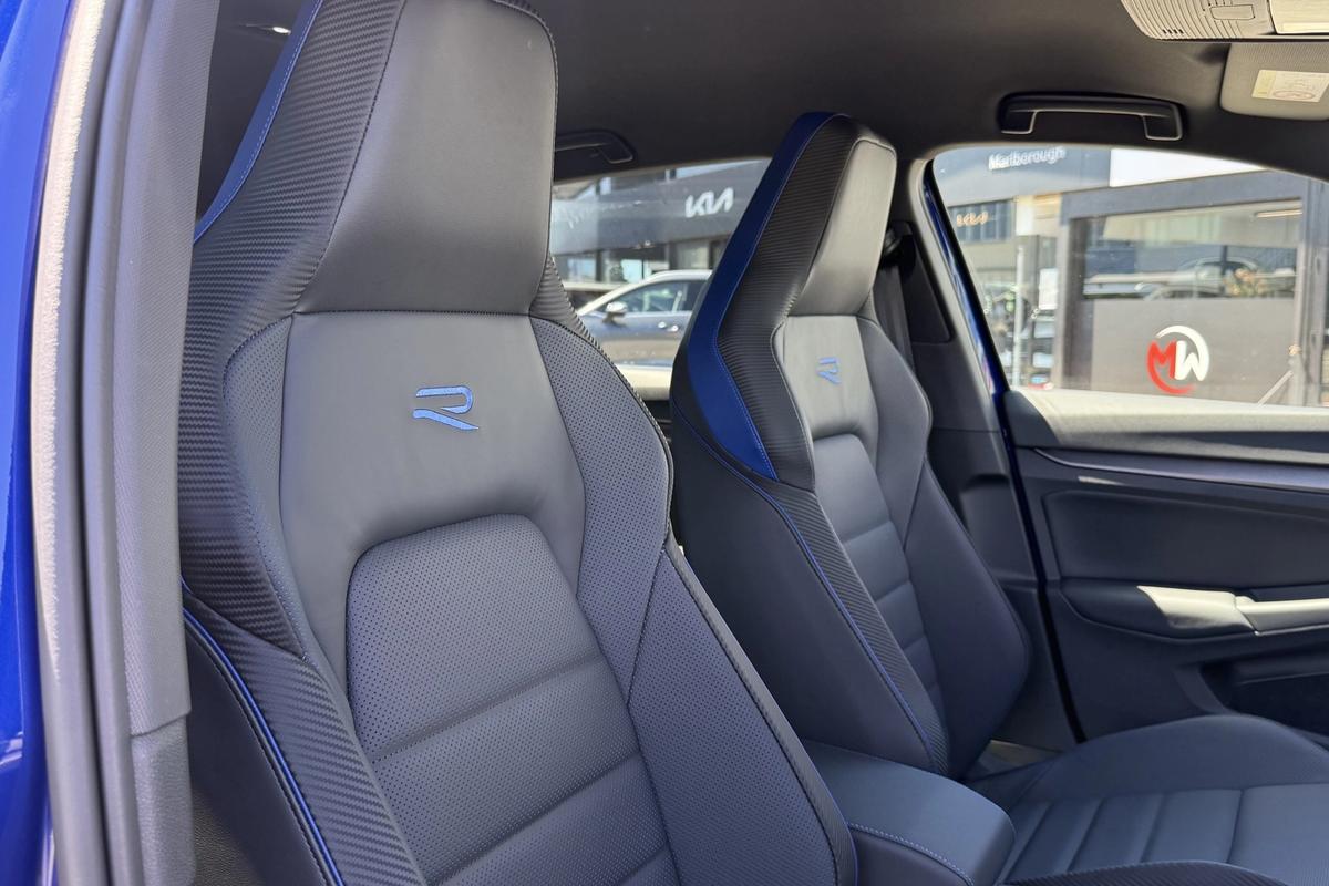 Volkswagen Golf R  image 12
