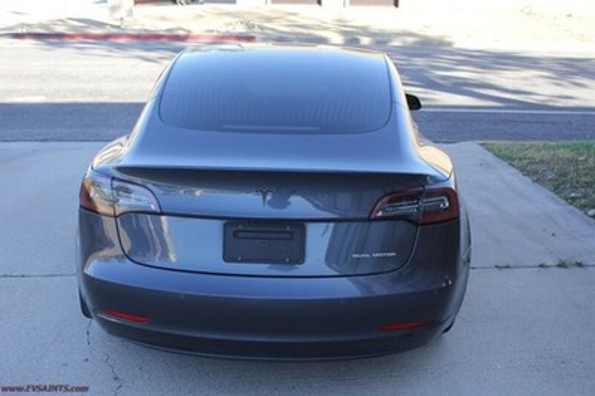 Tesla Model 3 Long Range image 5