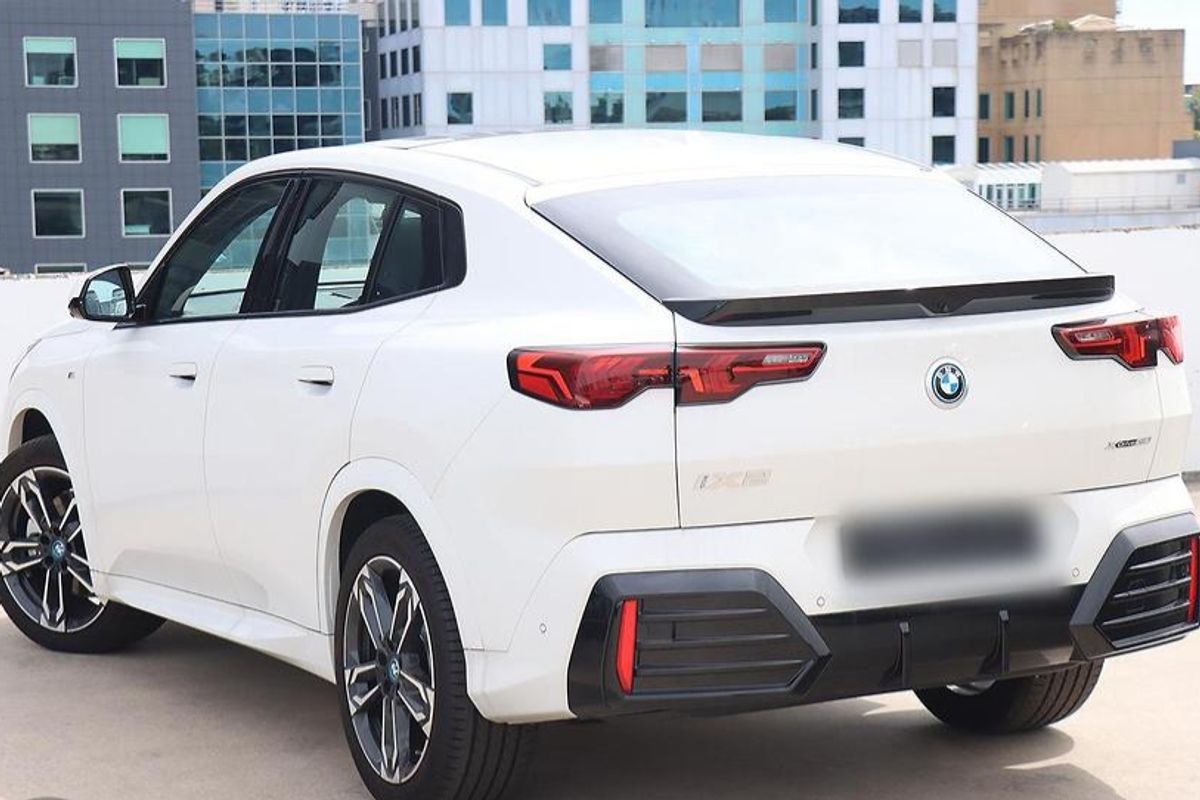 BMW iX2 xDrive30 M Sport U10 Auto AWD image 2