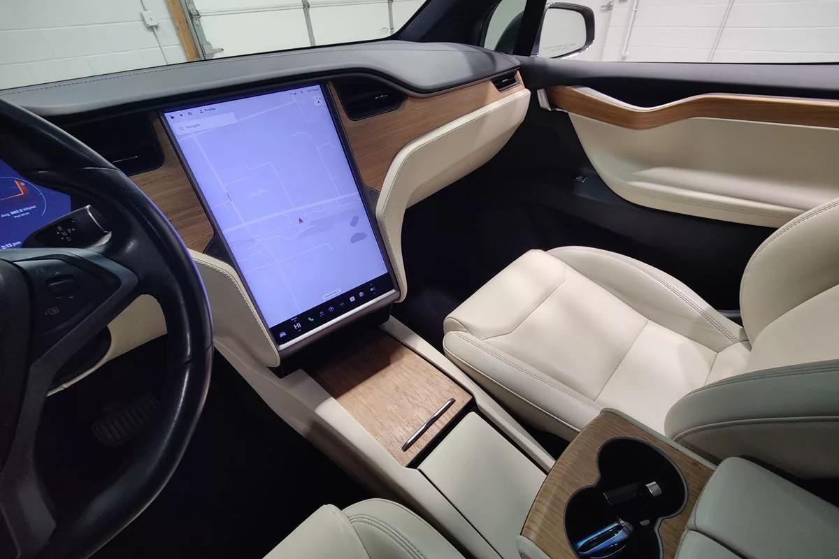Tesla Model X Long Range Plus image 8