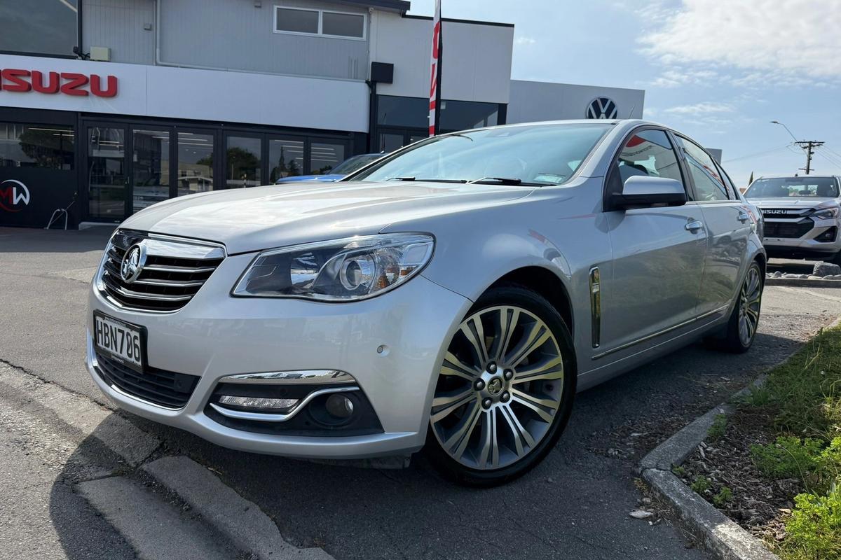Holden Commodore VF Calais-V V6 AT image 2
