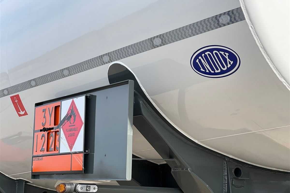 INDOX TRI AXLE FUEL TANKER TRAILER image 5