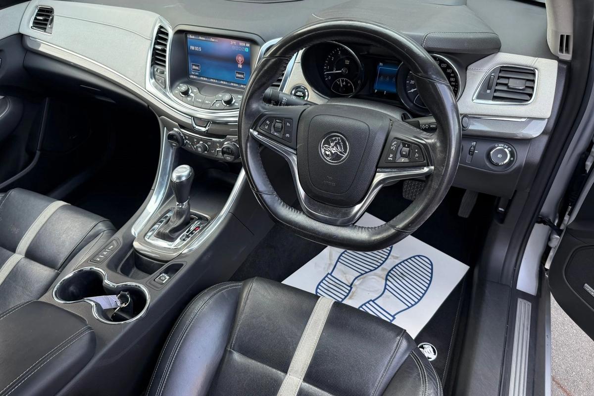 Holden Commodore VF Calais-V V6 AT image 8