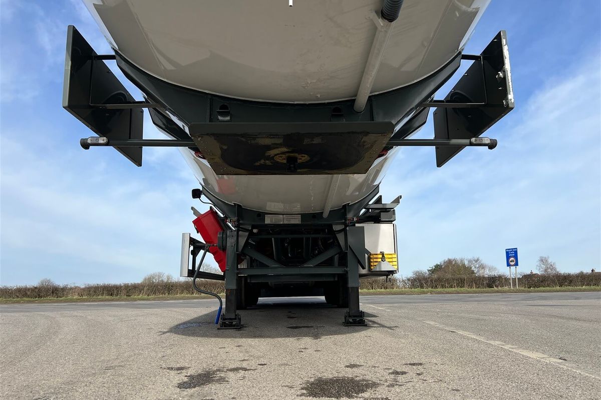 INDOX TRI AXLE FUEL TANKER TRAILER image 4