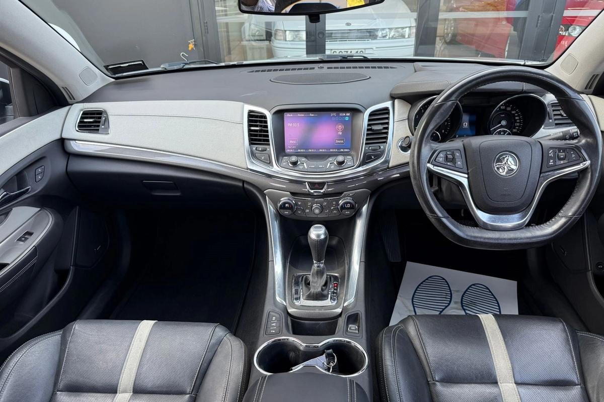 Holden Commodore VF Calais-V V6 AT image 6