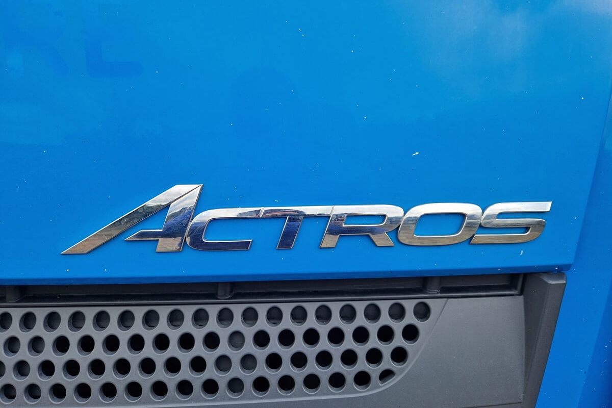 Mercedes Benz Actros 18 24 image 9