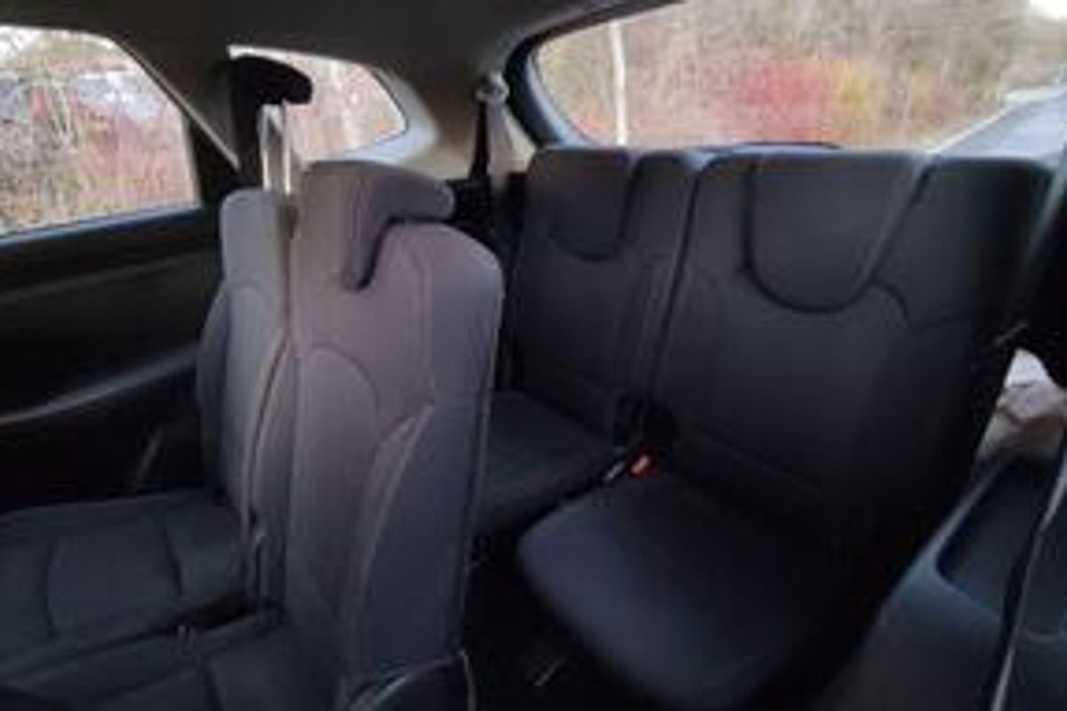 Kia Carens 1.6 GDi 1 Euro 6 (s/s) 5dr image 13