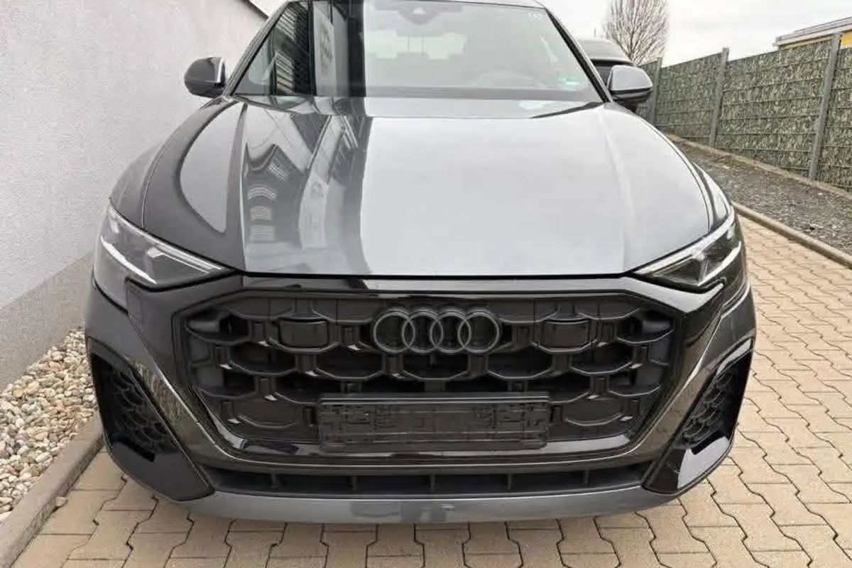 AUDI Q8 50TDI S LINE image 1