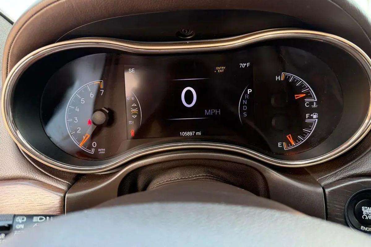 Jeep Grand Cherokee Summit image 9