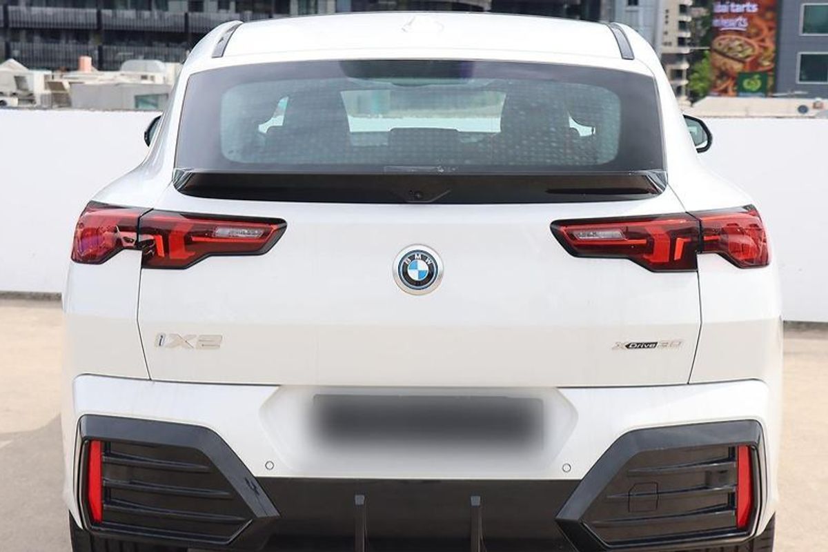 BMW iX2 xDrive30 M Sport U10 Auto AWD image 3