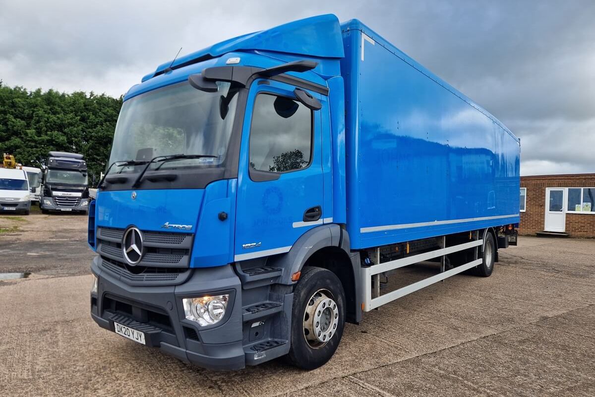 Mercedes Benz Actros 18 24 image 3
