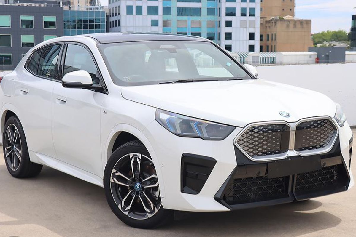 BMW iX2 xDrive30 M Sport U10 Auto AWD image 1