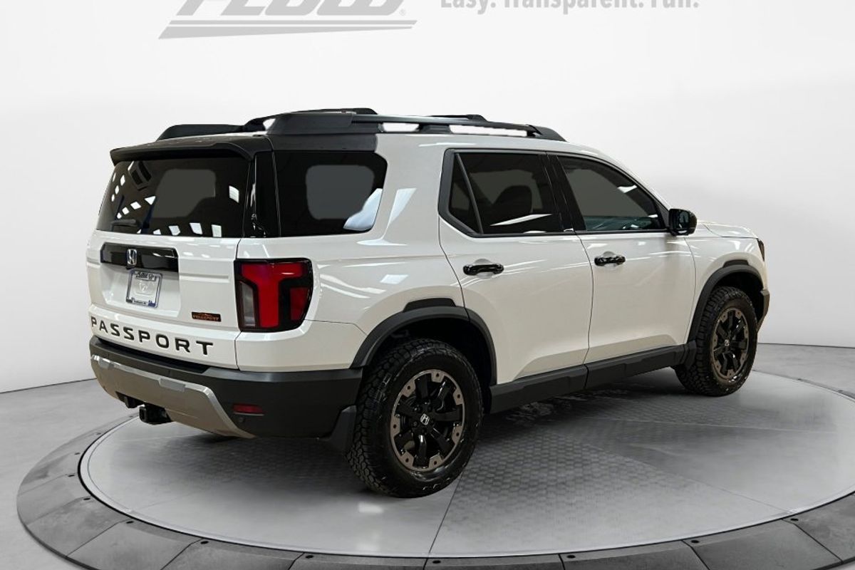 Honda Passport TrailSport Elite image 7