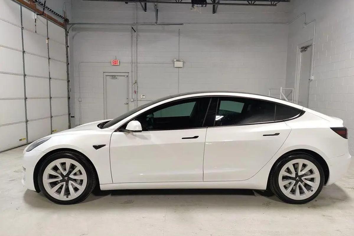 Tesla Model 3 image 8