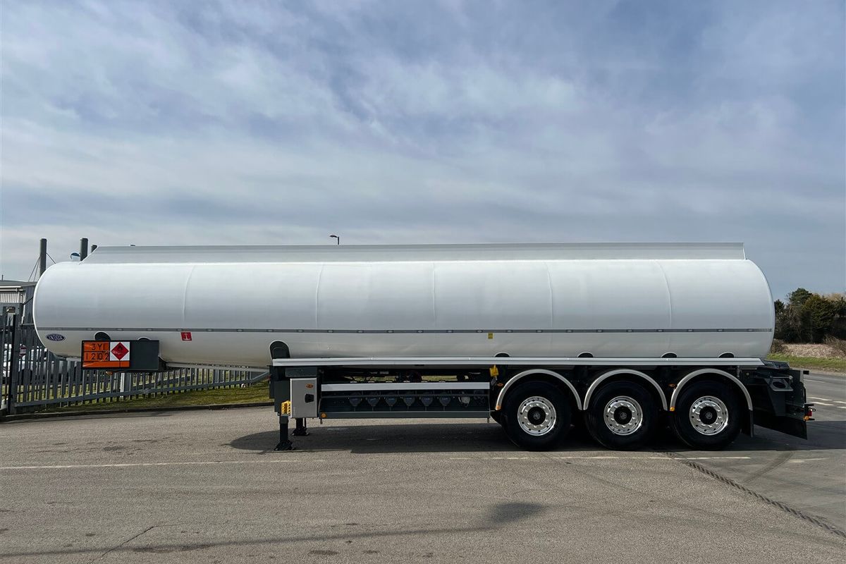 INDOX TRI AXLE FUEL TANKER TRAILER image 1