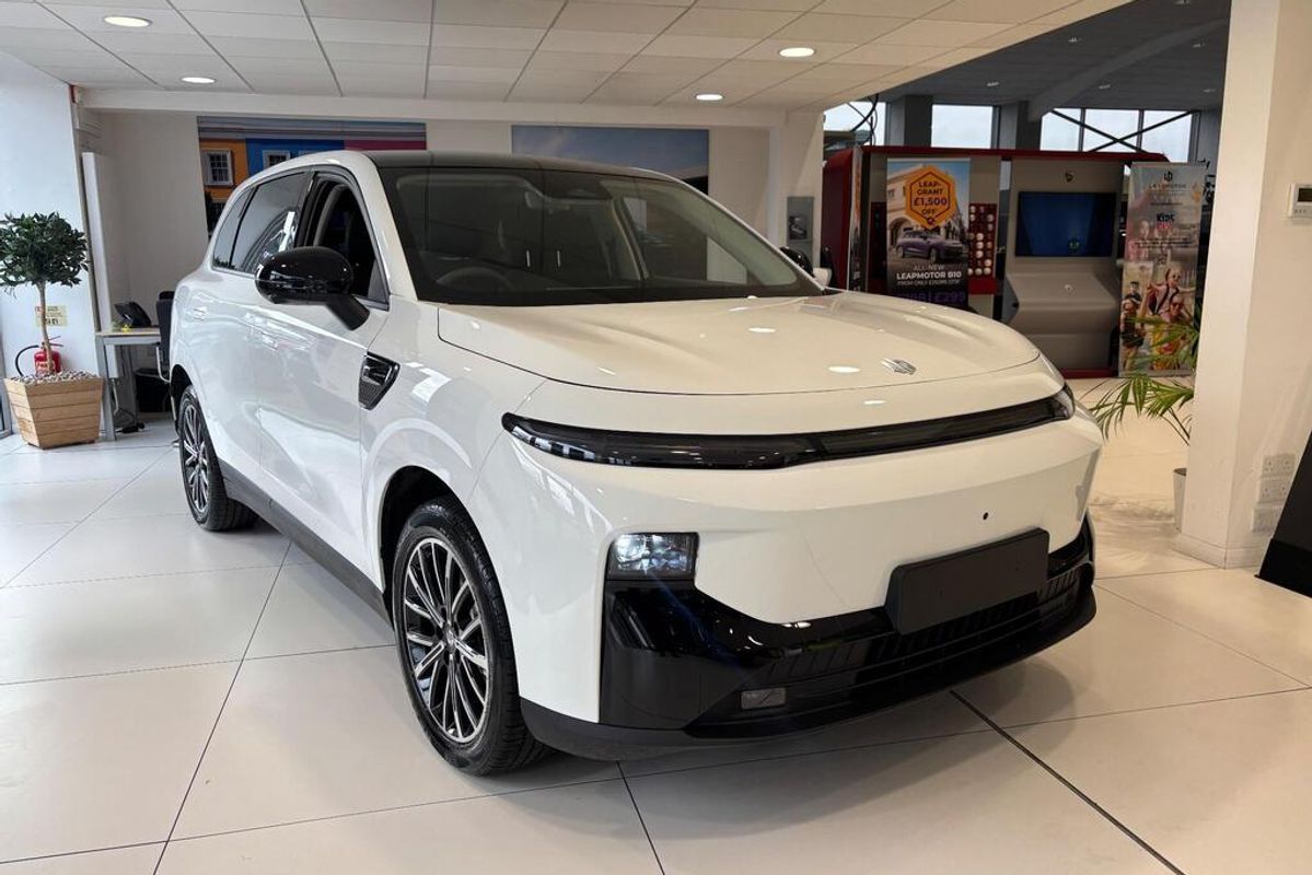 Leapmotor C10 69.9kWh Auto 5dr image 1