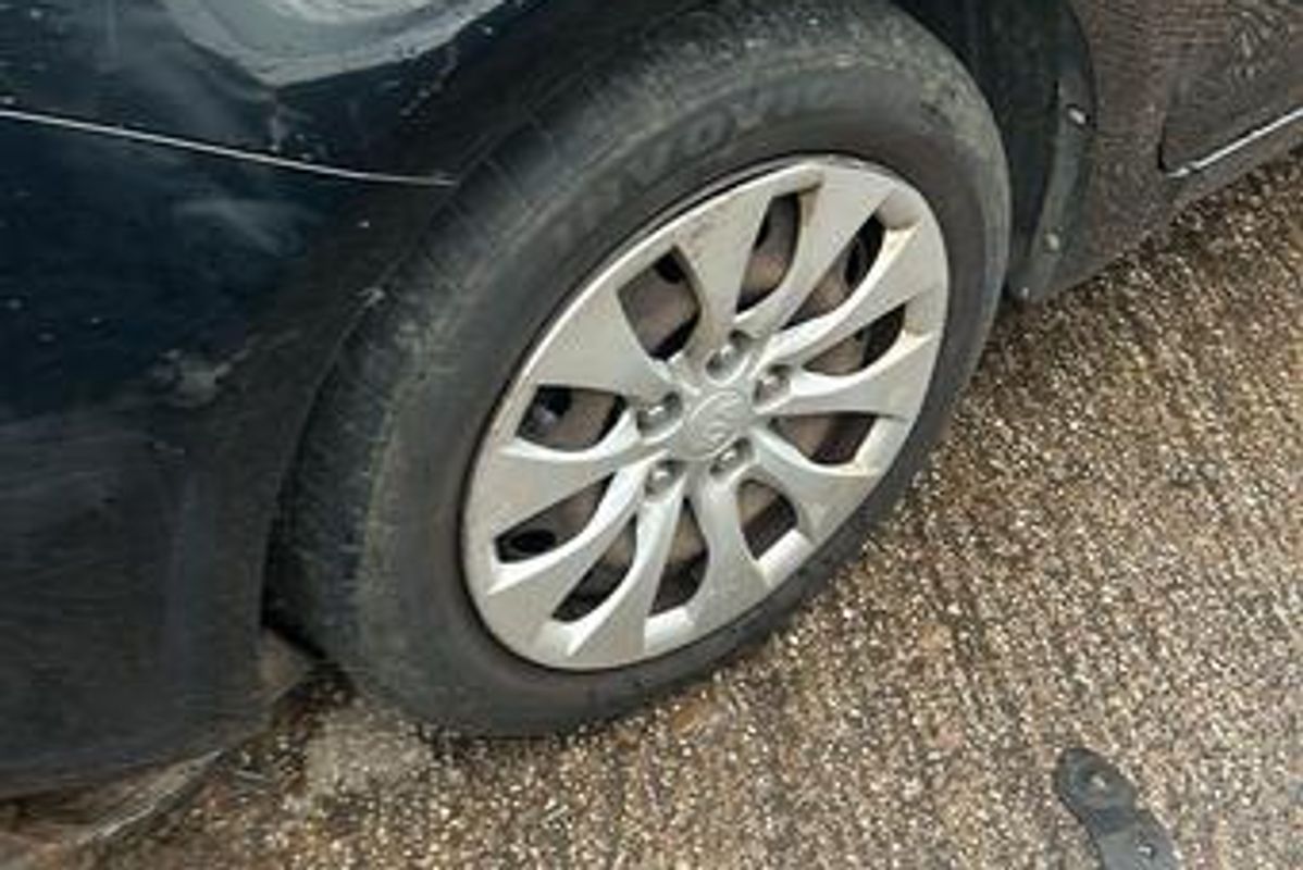 Kia Carens 1.7 CRDi EcoDynamics 1 Euro 5 (s/s) 5dr image 7
