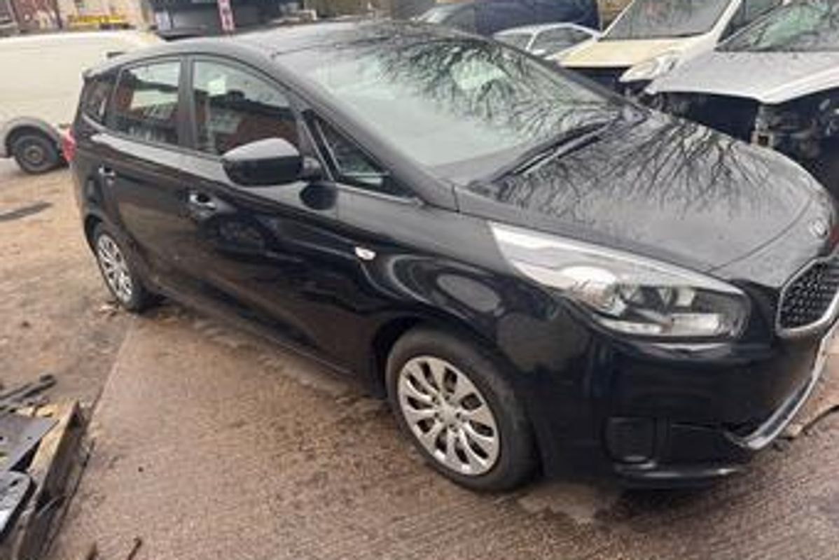 Kia Carens 1.7 CRDi EcoDynamics 1 Euro 5 (s/s) 5dr image 2