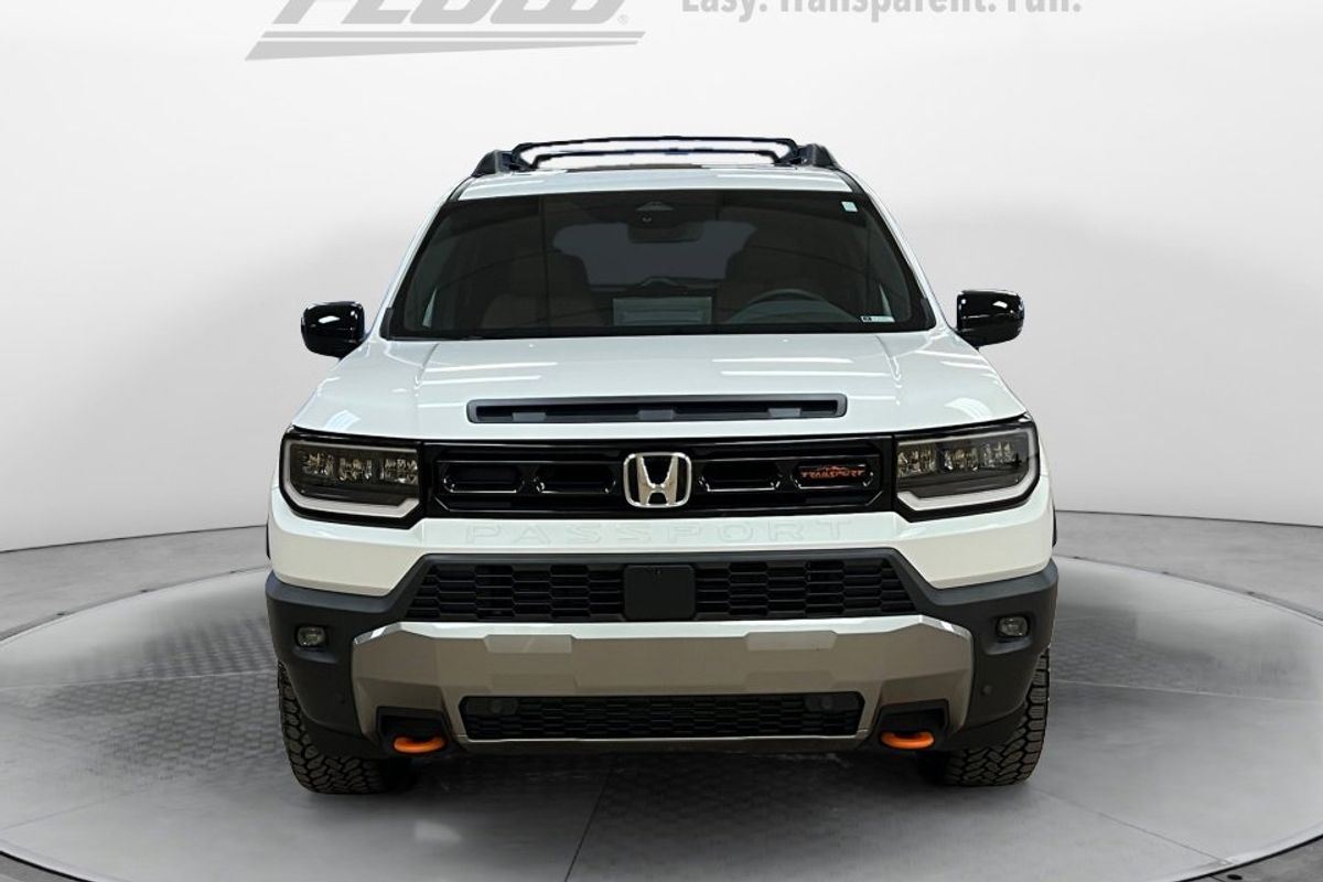 Honda Passport TrailSport Elite image 2