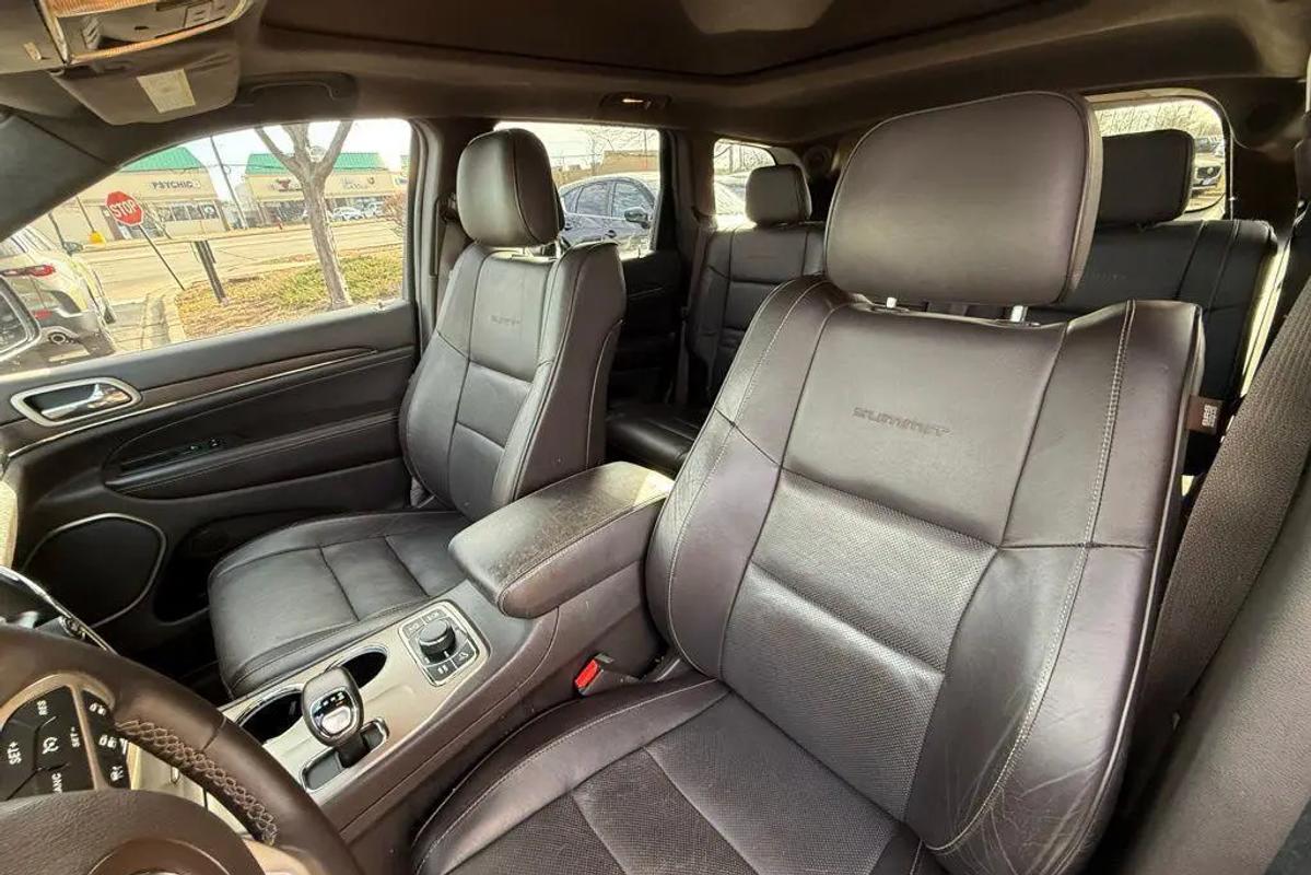 Jeep Grand Cherokee Summit image 15