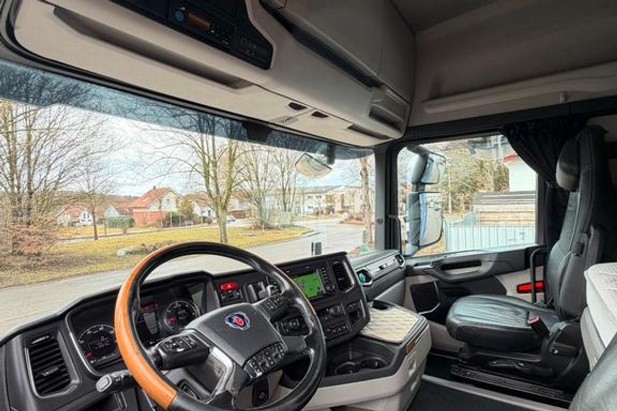 Scania R 520 image 7