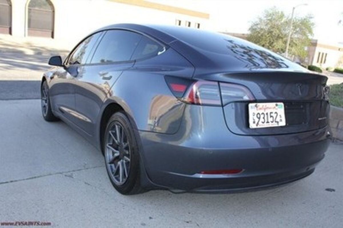 Tesla Model 3 Long Range image 4