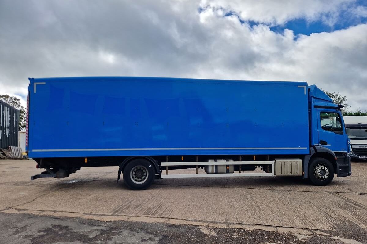 Mercedes Benz Actros 18 24 image 7