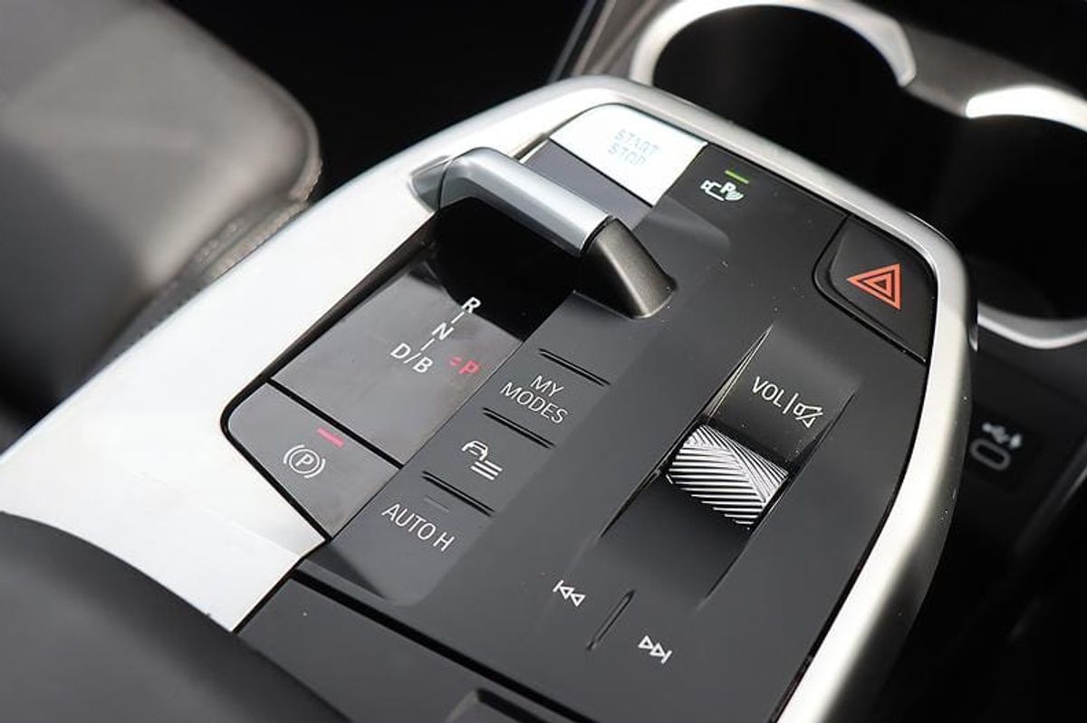 BMW iX2 xDrive30 M Sport U10 Auto AWD image 19