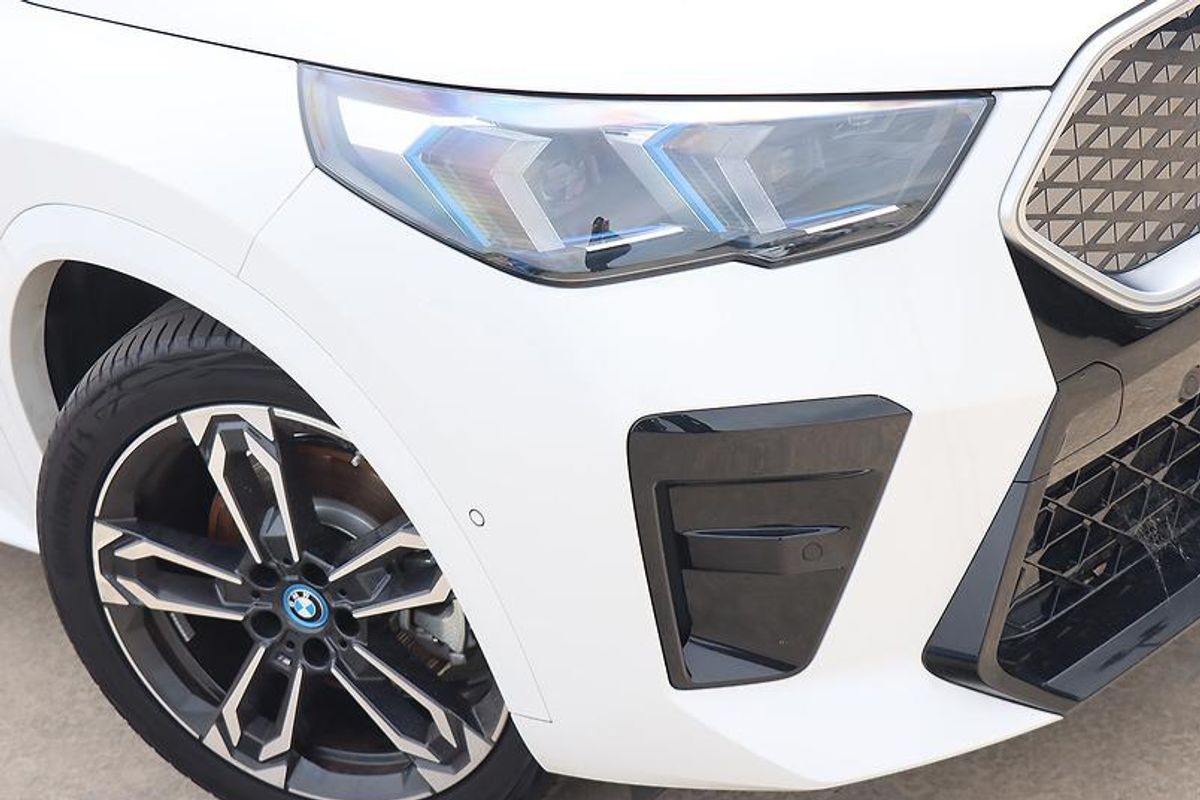 BMW iX2 xDrive30 M Sport U10 Auto AWD image 4