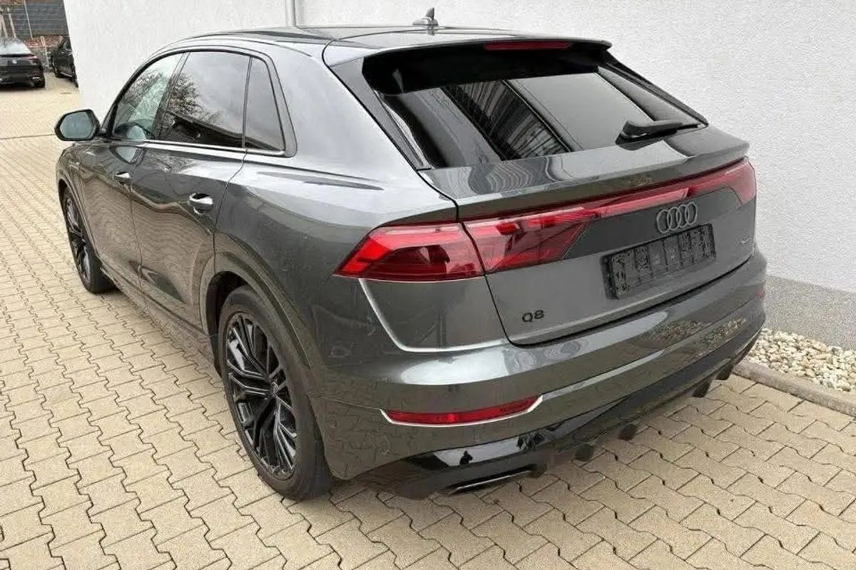 AUDI Q8 50TDI S LINE image 4