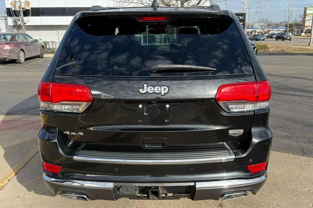 Jeep Grand Cherokee Summit image 4