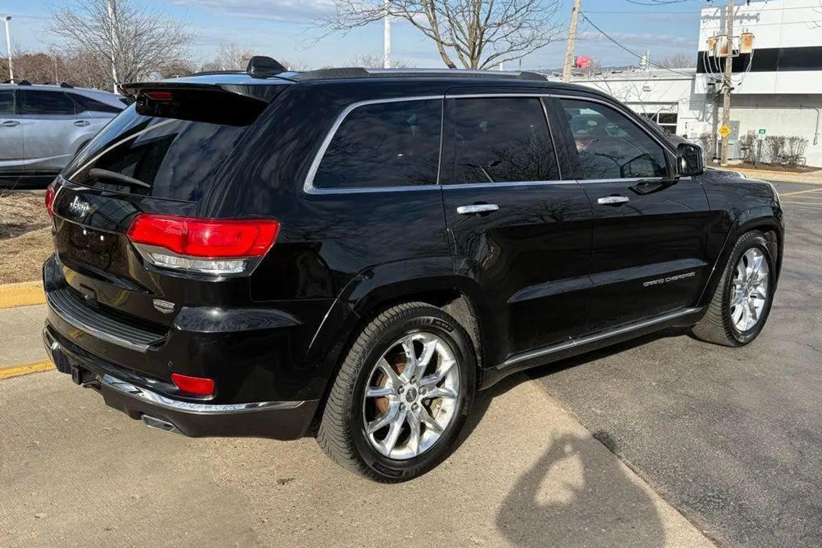 Jeep Grand Cherokee Summit image 5
